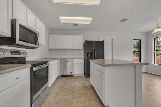 8007 Bramble Bush DR, Austin, TX 78747