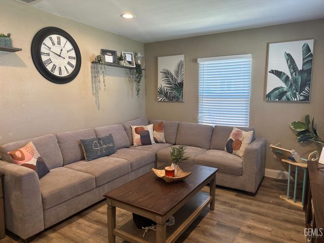 1111 Woodrow Avenue, Bakersfield, CA 93308