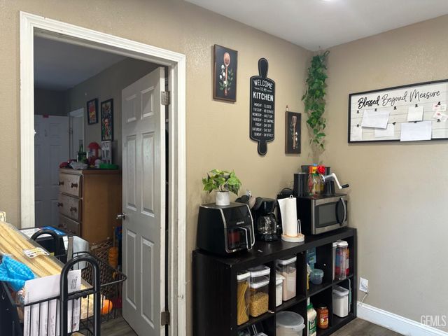 1111 Woodrow Avenue, Bakersfield, CA 93308