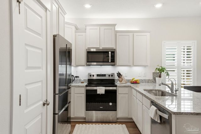 1558 Iroquois Ct, Pensacola, FL 32534