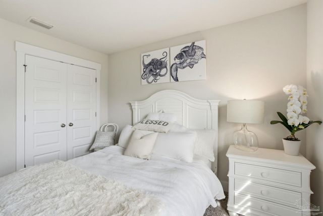 1558 Iroquois Ct, Pensacola, FL 32534