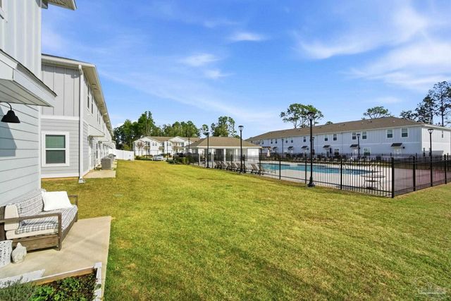 1558 Iroquois Ct, Pensacola, FL 32534