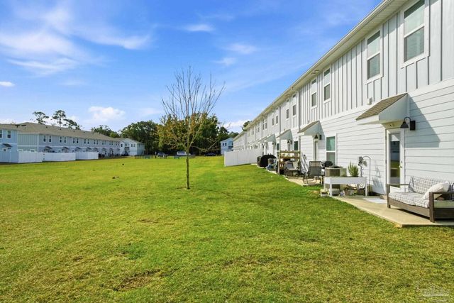 1558 Iroquois Ct, Pensacola, FL 32534