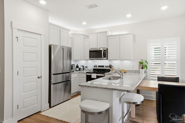 1558 Iroquois Ct, Pensacola, FL 32534