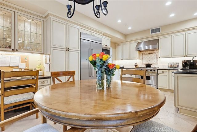 23194 Park Blanco, Calabasas, CA 91302
