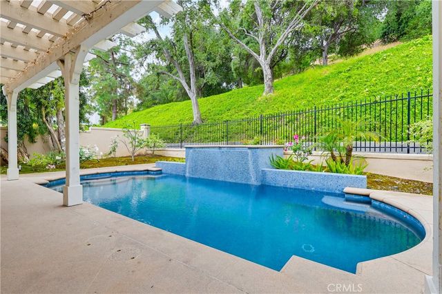 23194 Park Blanco, Calabasas, CA 91302