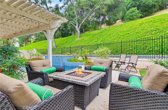 23194 Park Blanco, Calabasas, CA 91302