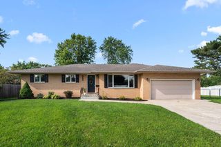 960 Cherokee Court, Crown Point, IN 46307