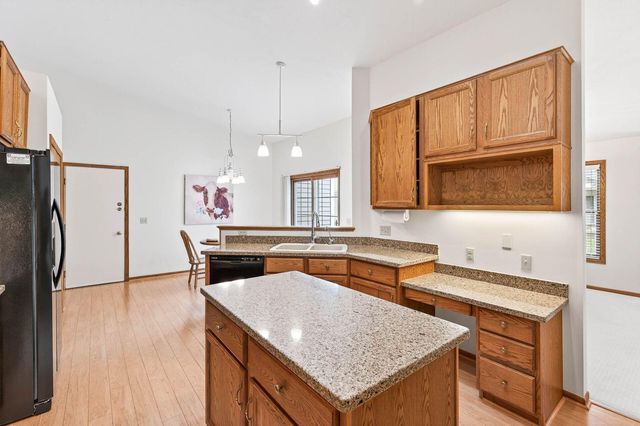 1731 Donegal Drive, Woodbury, MN 55125