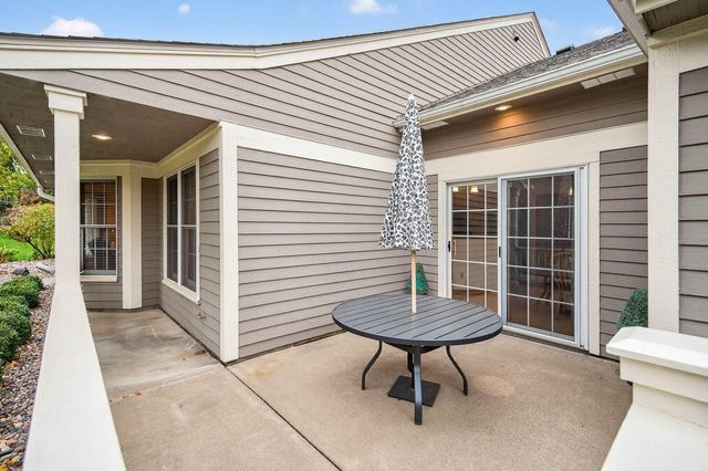 1731 Donegal Drive, Woodbury, MN 55125