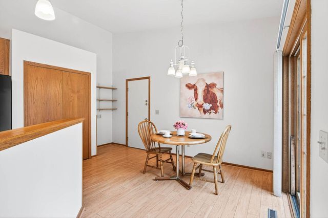 1731 Donegal Drive, Woodbury, MN 55125