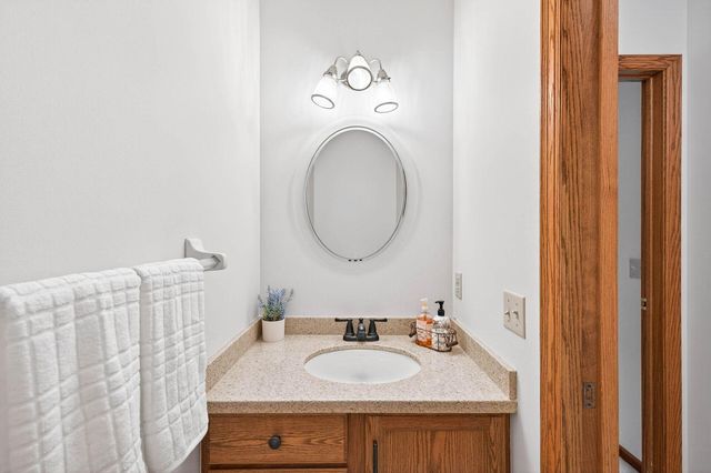 1731 Donegal Drive, Woodbury, MN 55125