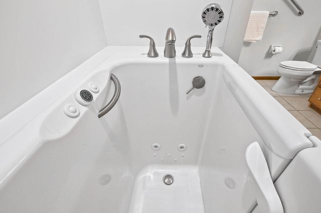 1731 Donegal Drive, Woodbury, MN 55125