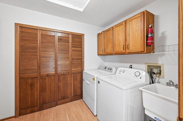 1731 Donegal Drive, Woodbury, MN 55125