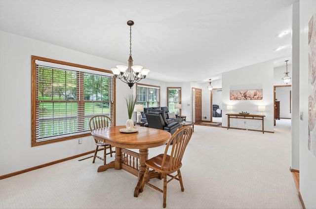 1731 Donegal Drive, Woodbury, MN 55125