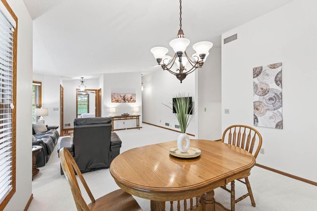 1731 Donegal Drive, Woodbury, MN 55125