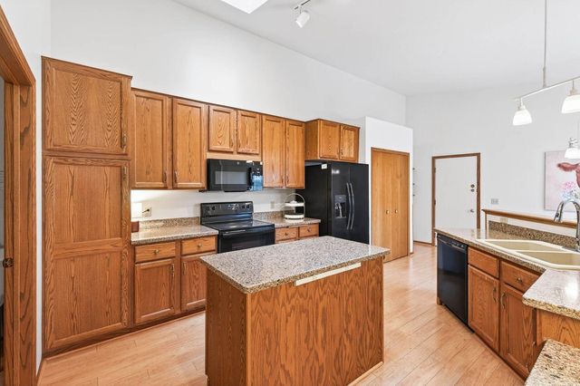 1731 Donegal Drive, Woodbury, MN 55125