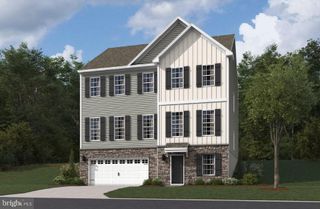 124 WINDING RD, Forks Township, PA 18040