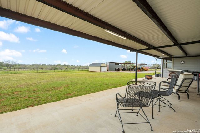 111 FM 3006, Pleasanton, TX 78064
