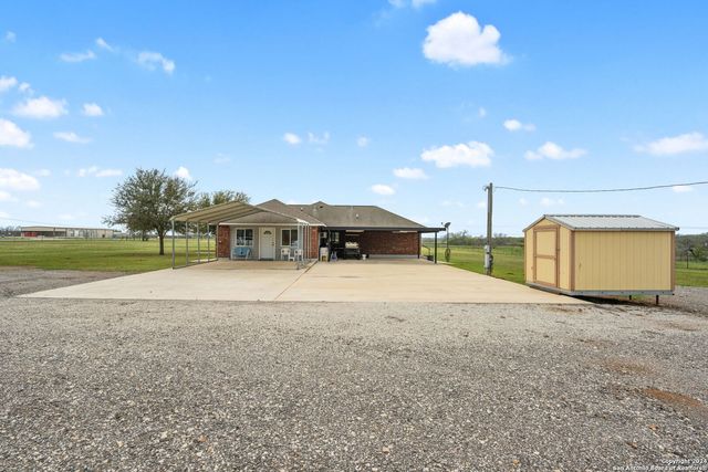 111 FM 3006, Pleasanton, TX 78064