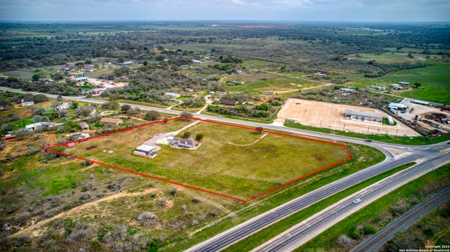 111 FM 3006, Pleasanton, TX 78064