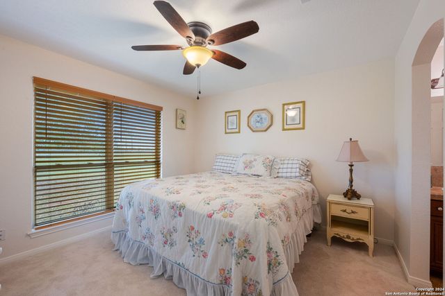 111 FM 3006, Pleasanton, TX 78064