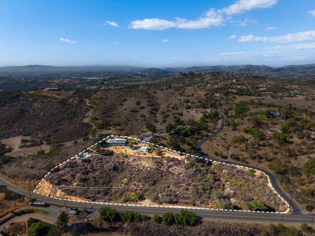 30126 Castlecrest Drive, Valley Center, CA 92082