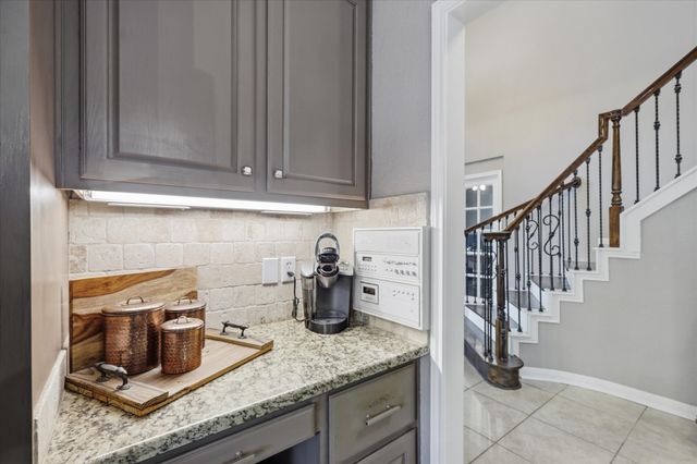 805 Highland Lakes Court, Keller, TX 76248