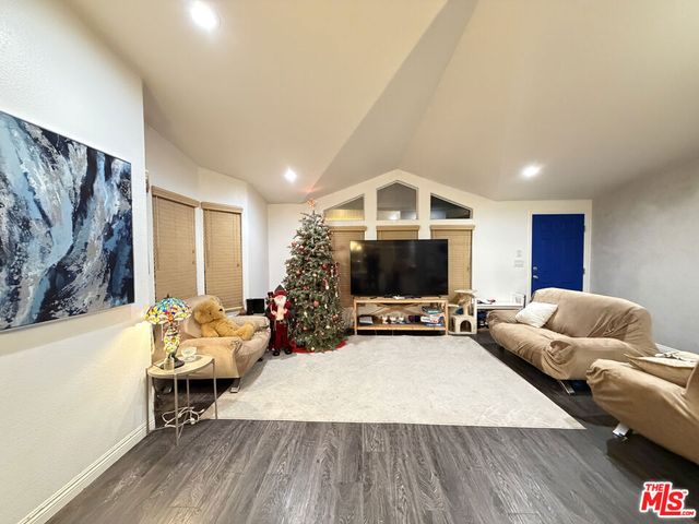 4201 Topanga Canyon Boulevard 28, Woodland Hills, CA 91364