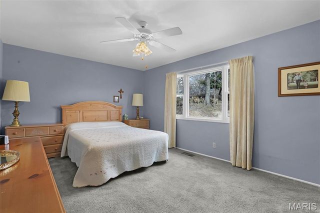 12363 Merrick Drive, St Louis, MO 63146