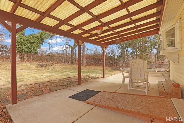 12363 Merrick Drive, St Louis, MO 63146