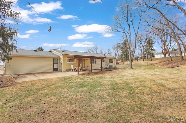 12363 Merrick Drive, St Louis, MO 63146