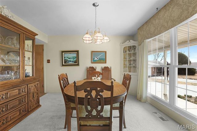 12363 Merrick Drive, St Louis, MO 63146