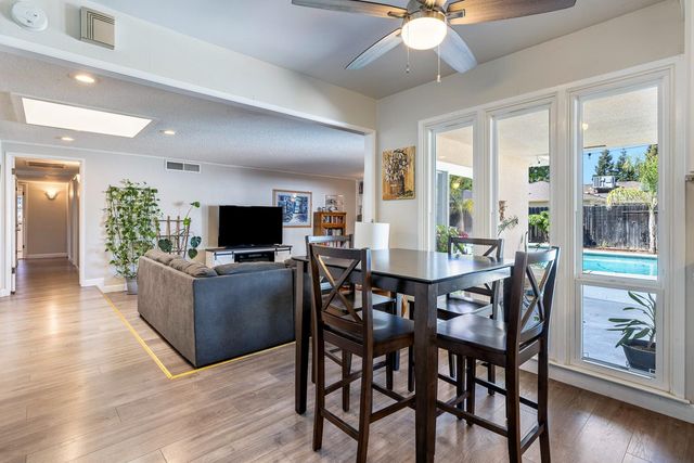 872 E Spruce Avenue, Fresno, CA 93720