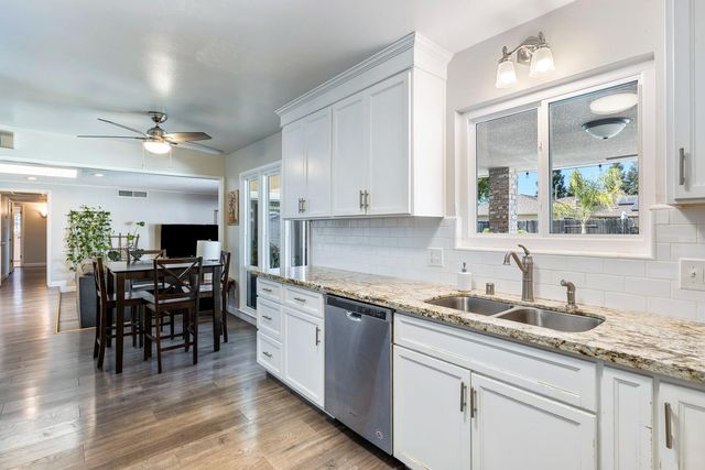 872 E Spruce Avenue, Fresno, CA 93720