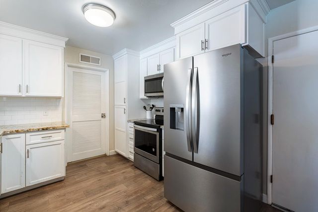 872 E Spruce Avenue, Fresno, CA 93720