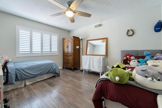 872 E Spruce Avenue, Fresno, CA 93720