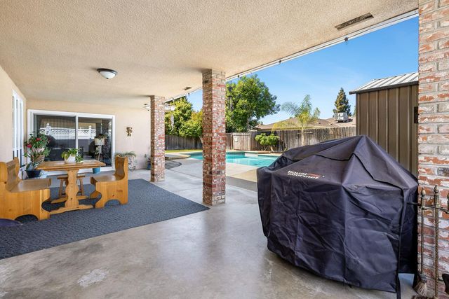 872 E Spruce Avenue, Fresno, CA 93720