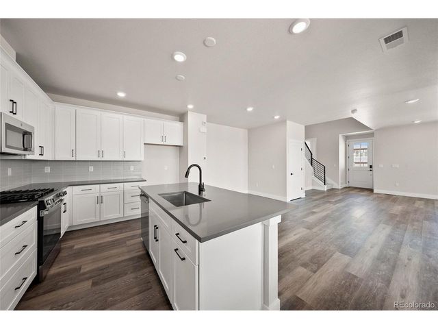 8741 Whiteclover St, Littleton, CO 80125