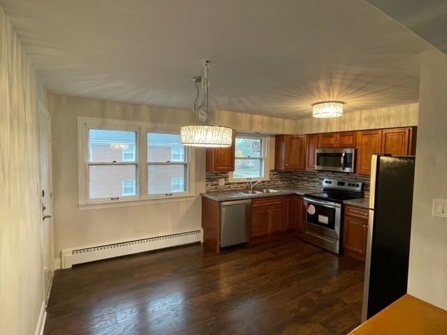 18318 Exchange Avenue 2F, Lansing, IL 60438