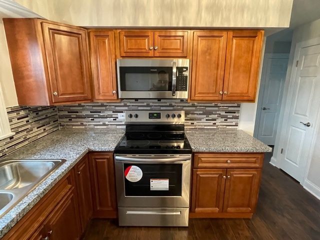18318 Exchange Avenue 2F, Lansing, IL 60438