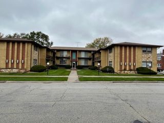 18318 Exchange Avenue 2F, Lansing, IL 60438