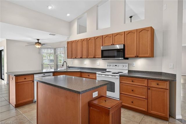 1206 SW 1st PL, Cape Coral, FL 33991