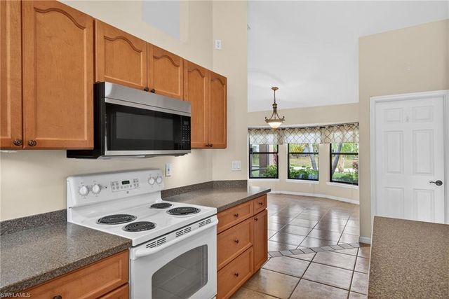 1206 SW 1st PL, Cape Coral, FL 33991