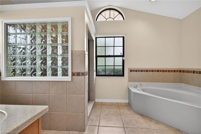 1206 SW 1st PL, Cape Coral, FL 33991