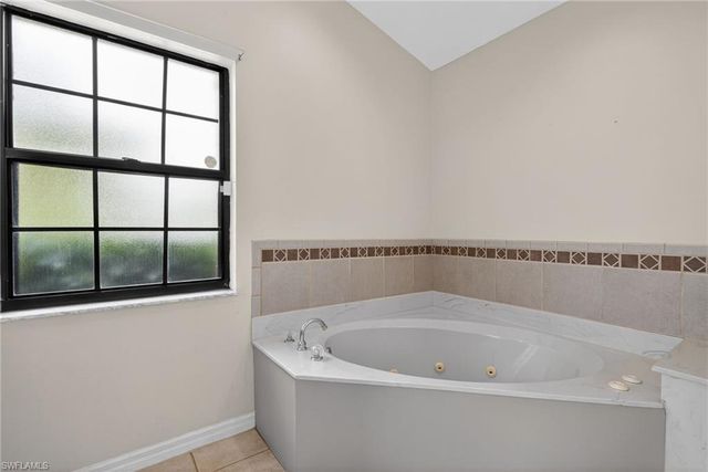 1206 SW 1st PL, Cape Coral, FL 33991