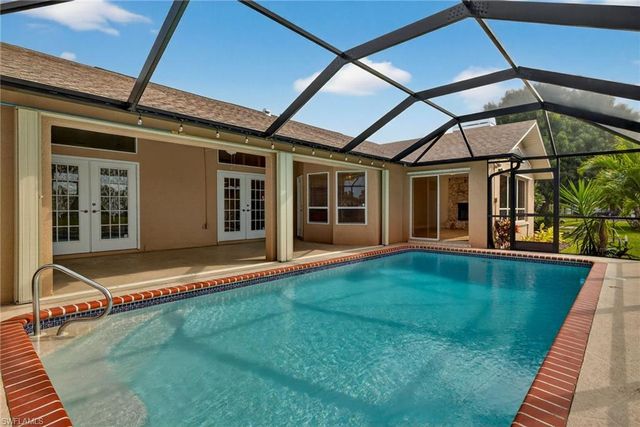 1206 SW 1st PL, Cape Coral, FL 33991