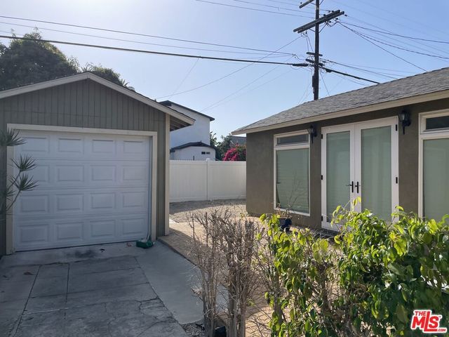 4613 S Van Ness Avenue, Los Angeles, CA 90062