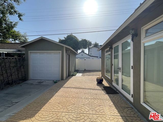 4613 S Van Ness Avenue, Los Angeles, CA 90062