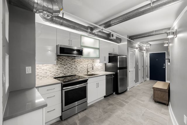 700 Church St Apt 305, Nashville, TN 37203